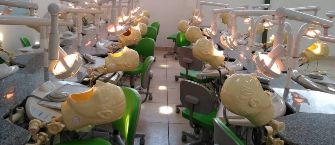 FIC inaugura laboratório de Odontologia para simulação de atendimento a pacientes